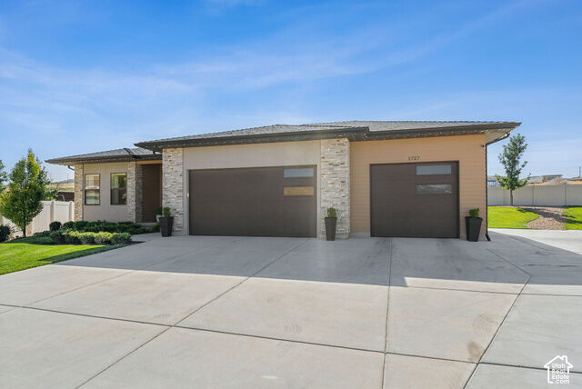 Property Photo: 1727 W Packsaddle Cir UT 84065