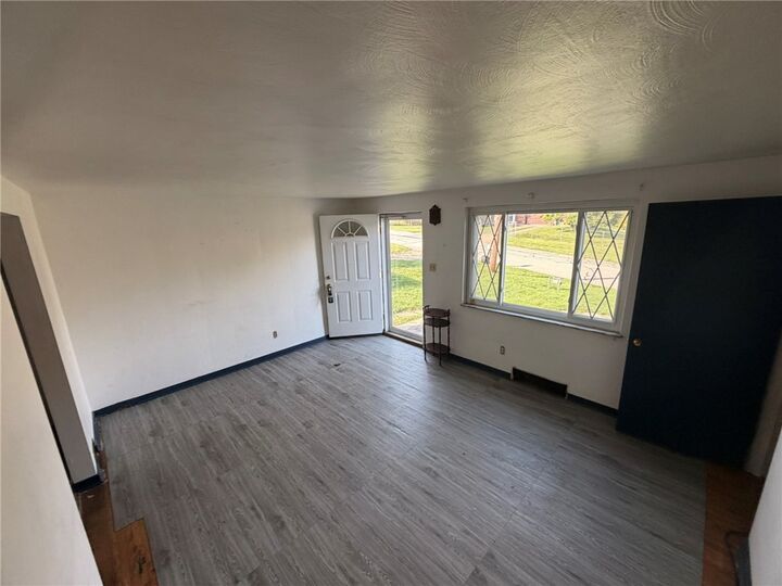 Property Photo: 2542 Mohawk St PA 15131
