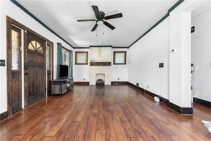 Property Photo:  701 Stanley Ave  PA 15144 
