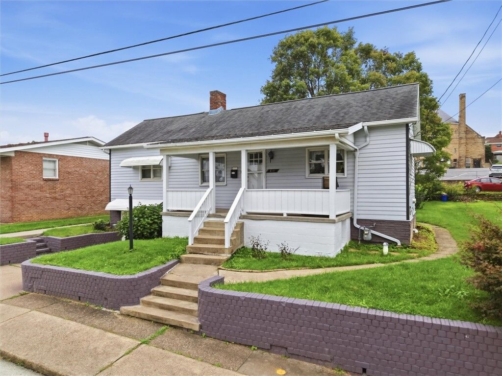 Property Photo:  814 Graham St  PA 15012 
