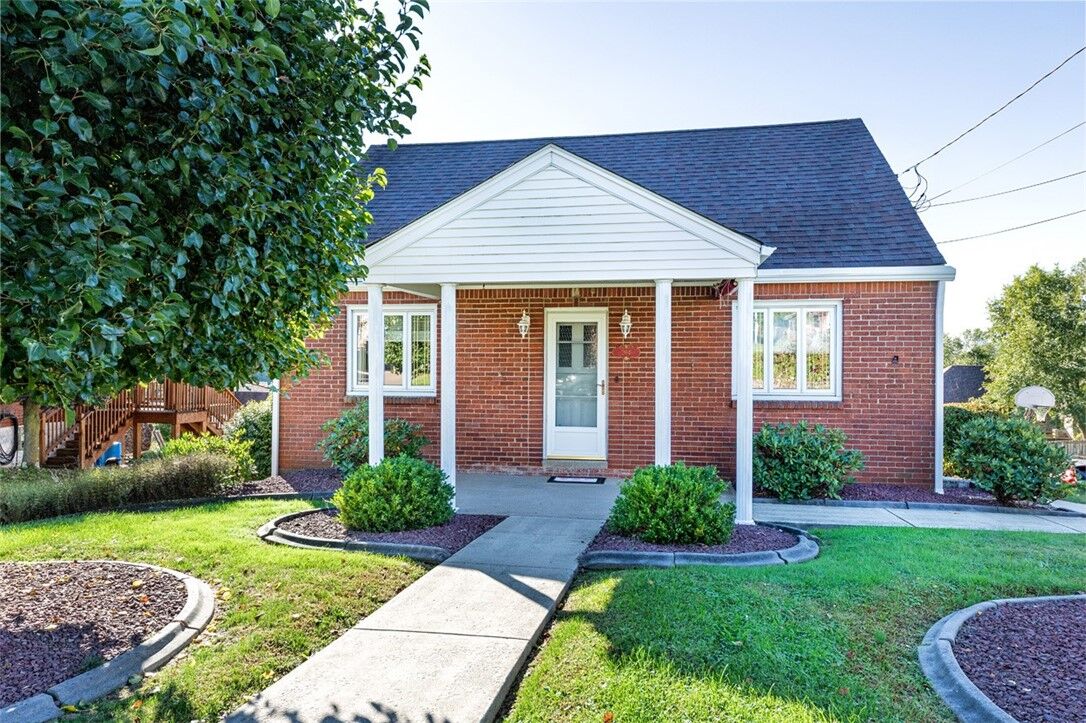 Property Photo: 204 Dennis Street PA 15037