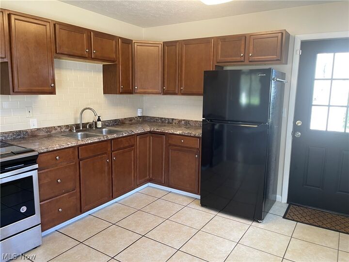 Property Photo: 87 W Woodsdale Avenue OH 44301
