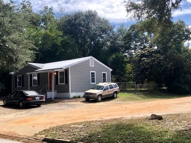 Property Photo: 634 Eleventh Ave GA 31701