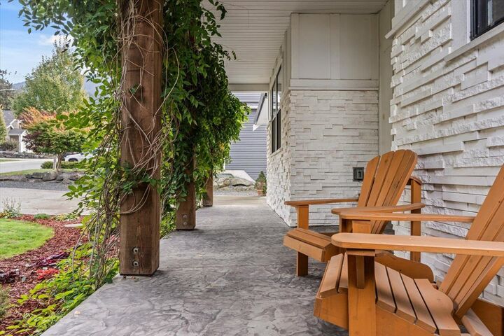 Property Photo:  50268 Sienna Avenue  BC V4Z 0C4 