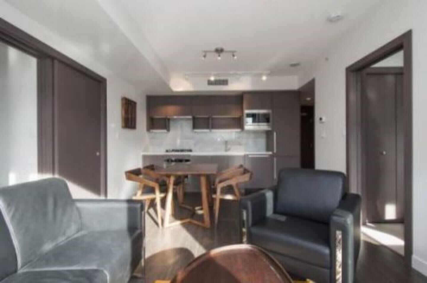 Property Photo:  68 Smithe Street 1027  BC V6B 0P3 