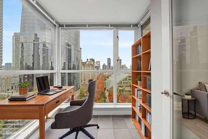 Property Photo:  1068 Hornby Street 1805  BC V6Z 2Y7 