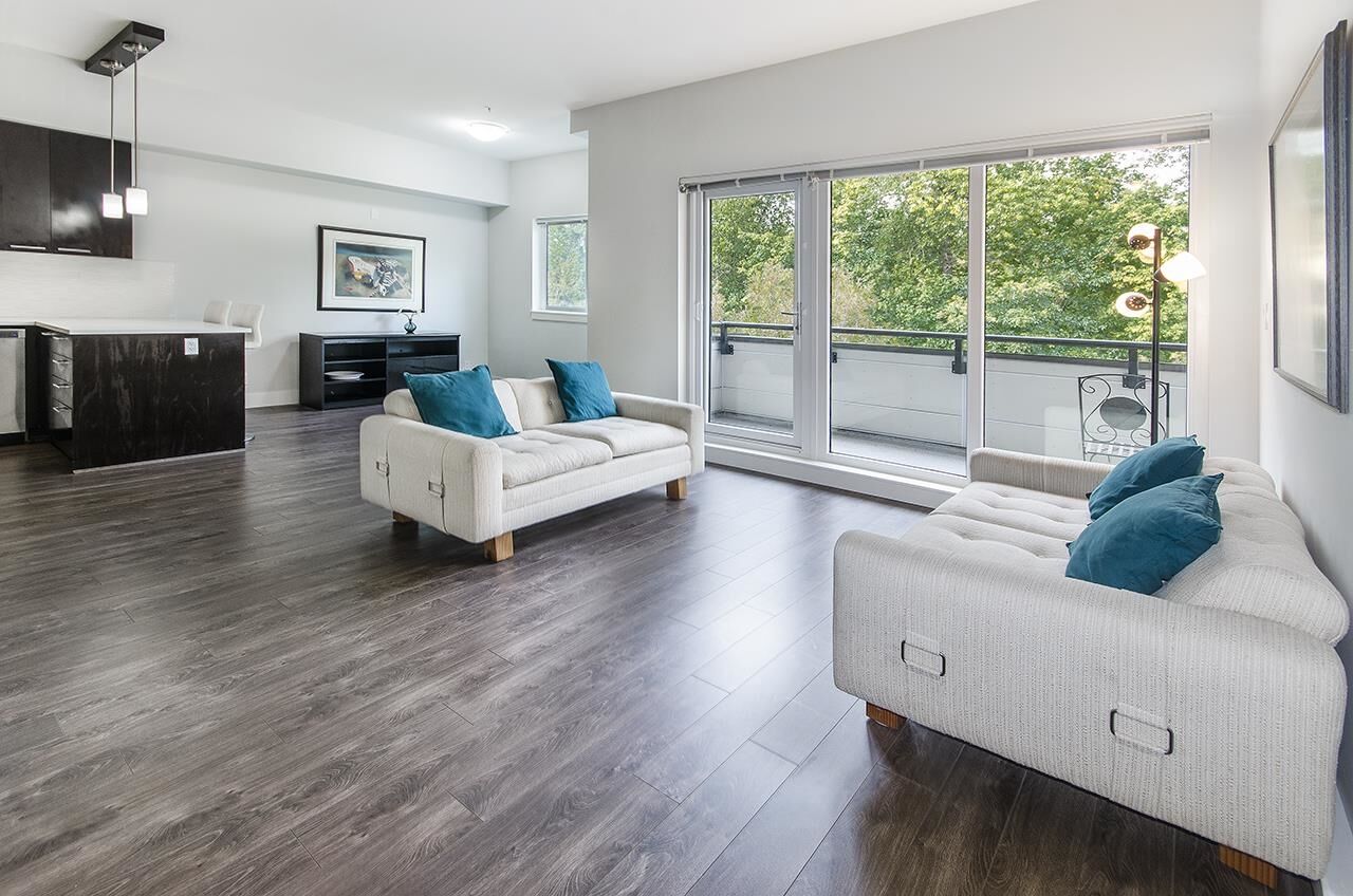 Property Photo:  2362 Whyte Avenue 401  BC V3C 2A4 
