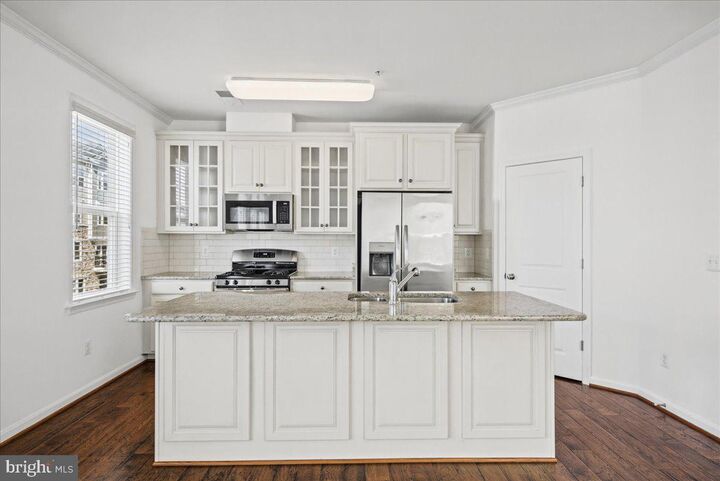 Property Photo:  24584 Rosebay Terrace  VA 20105 
