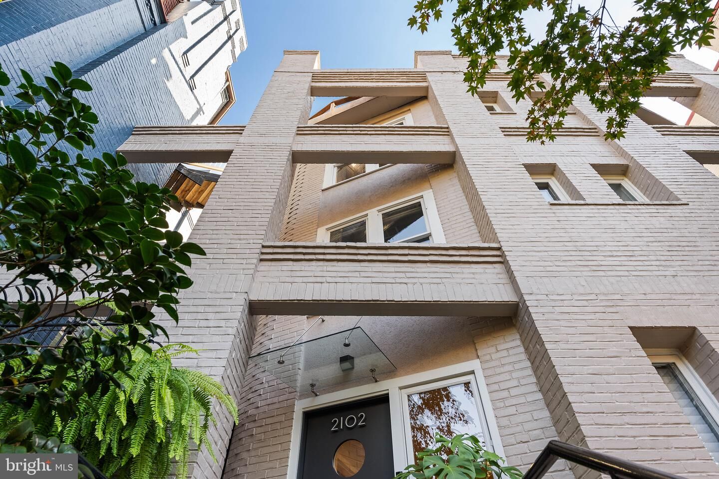 Property Photo:  2102 R Street NW  DC 20008 