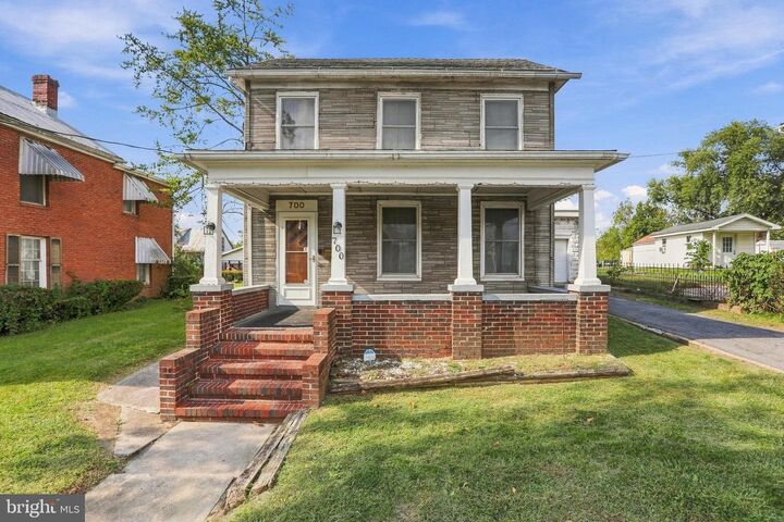 Property Photo:  700 N Queen Street  WV 25404 