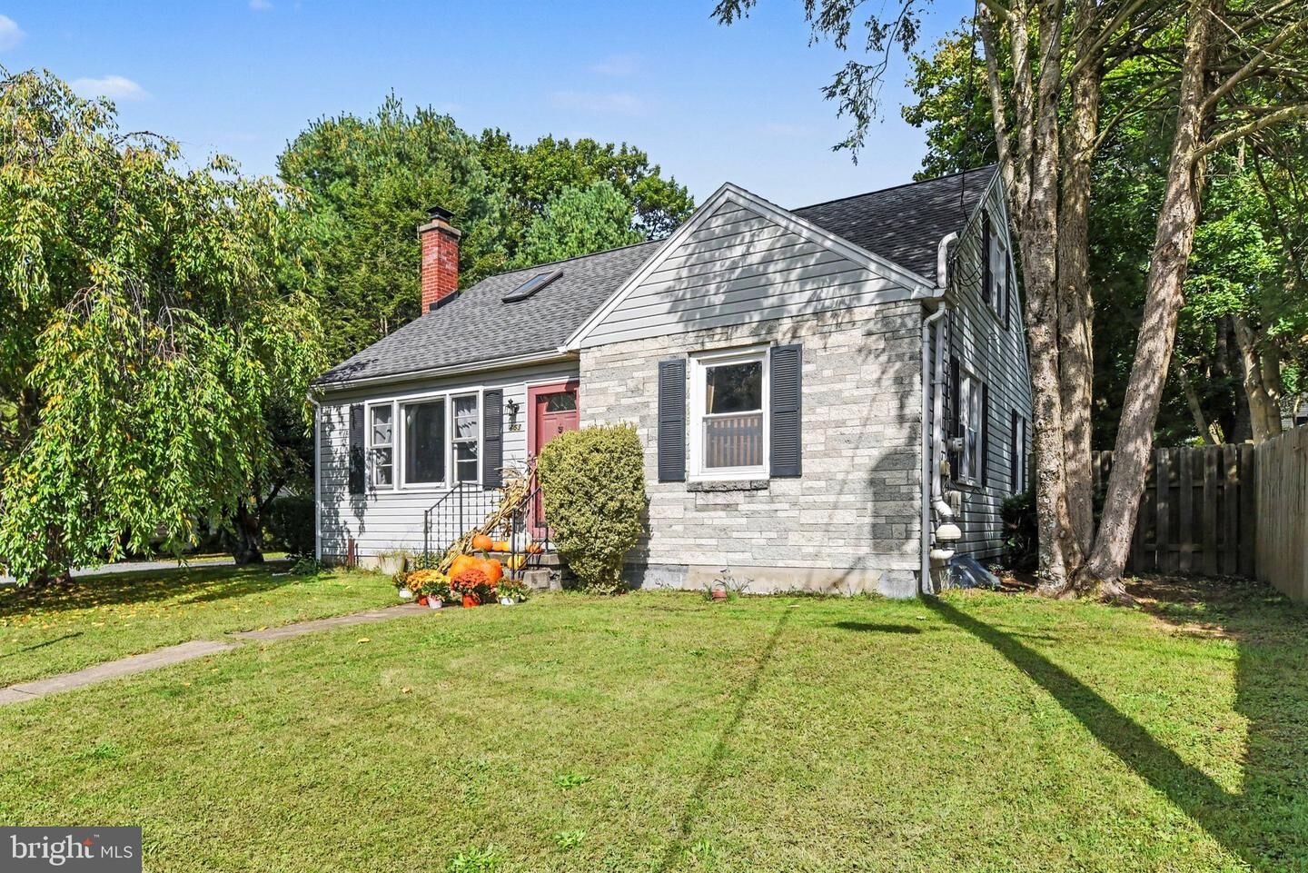 Property Photo: 653 Hillside Avenue PA 17036