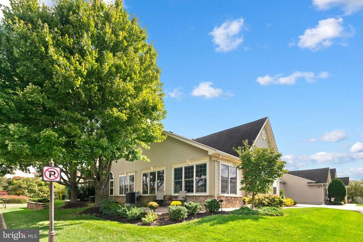 Property Photo:  6 Shady Brook Drive  PA 19047 