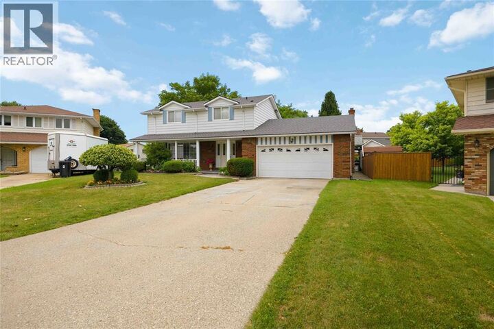 Property Photo:  821 Danbury Crescent  ON N7S 4L7 