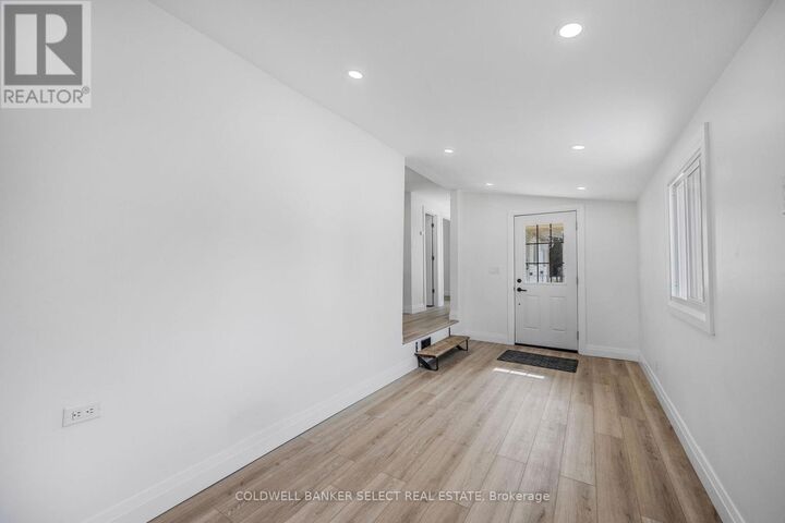 Property Photo:  338 Old Mosley Street Unit 2  ON L9Z 2H6 