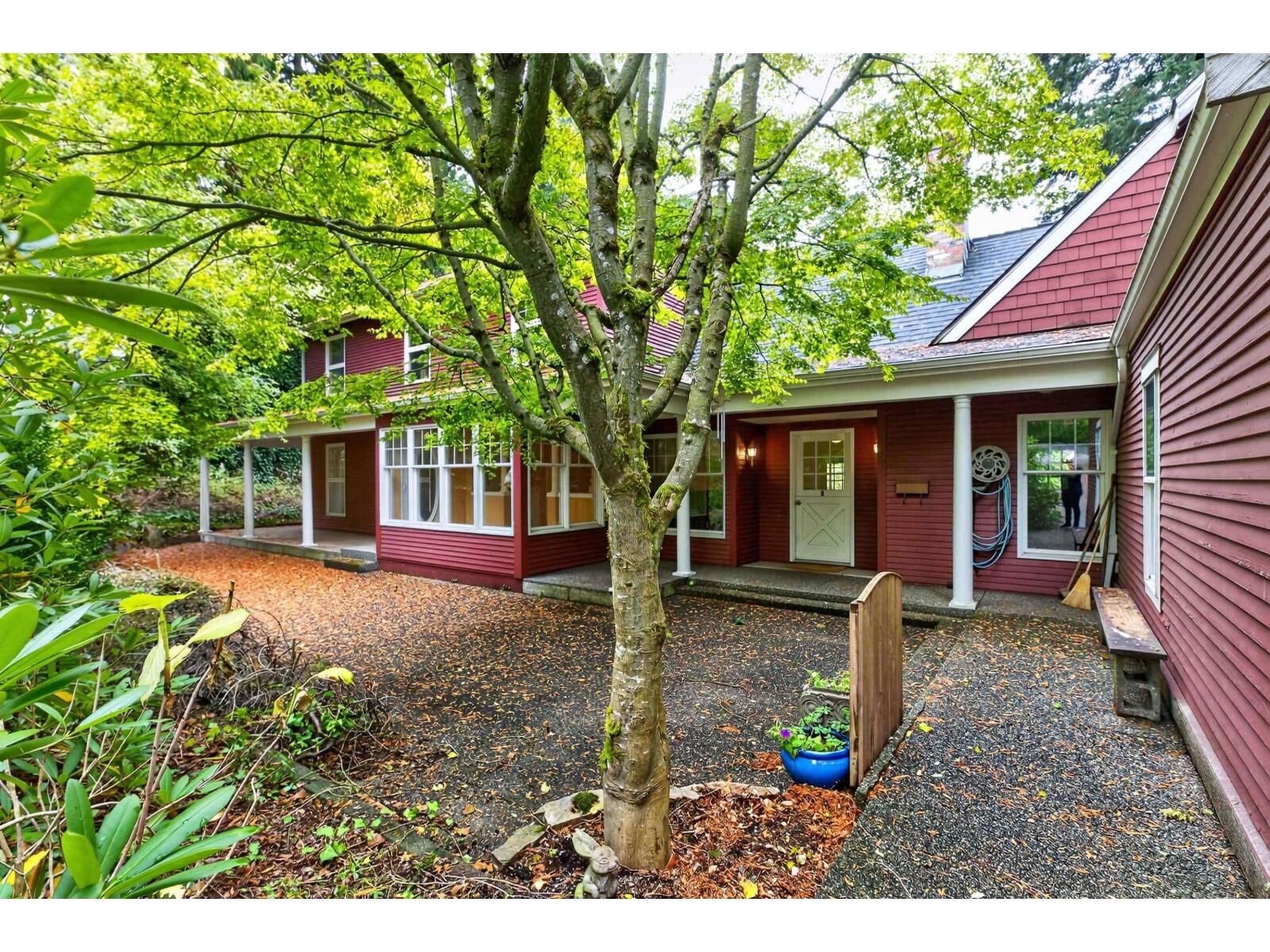 Property Photo:  2555 128 Street  BC V4A 3W4 