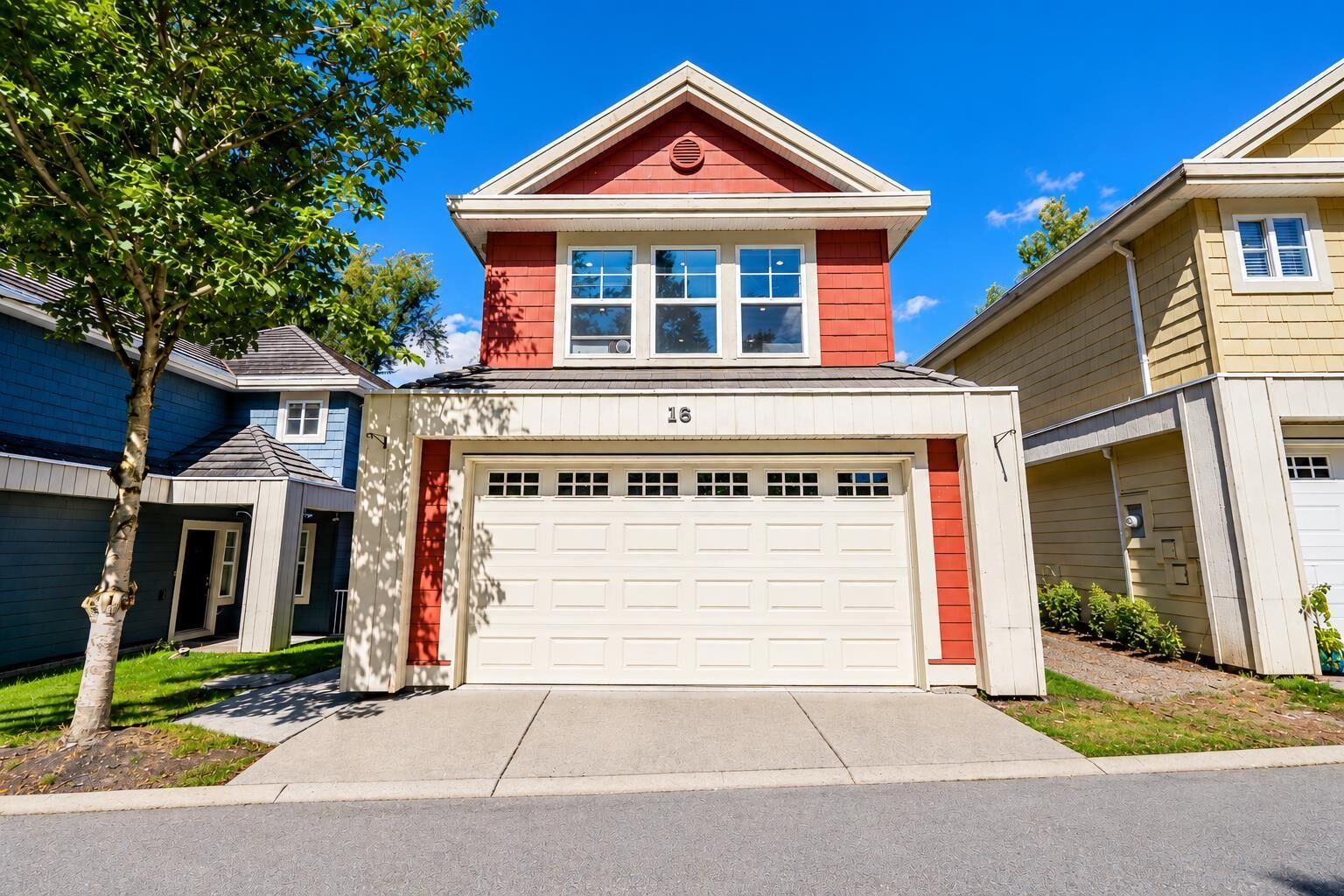 Property Photo: 3495 147A Street 16 BC V4P 0C9