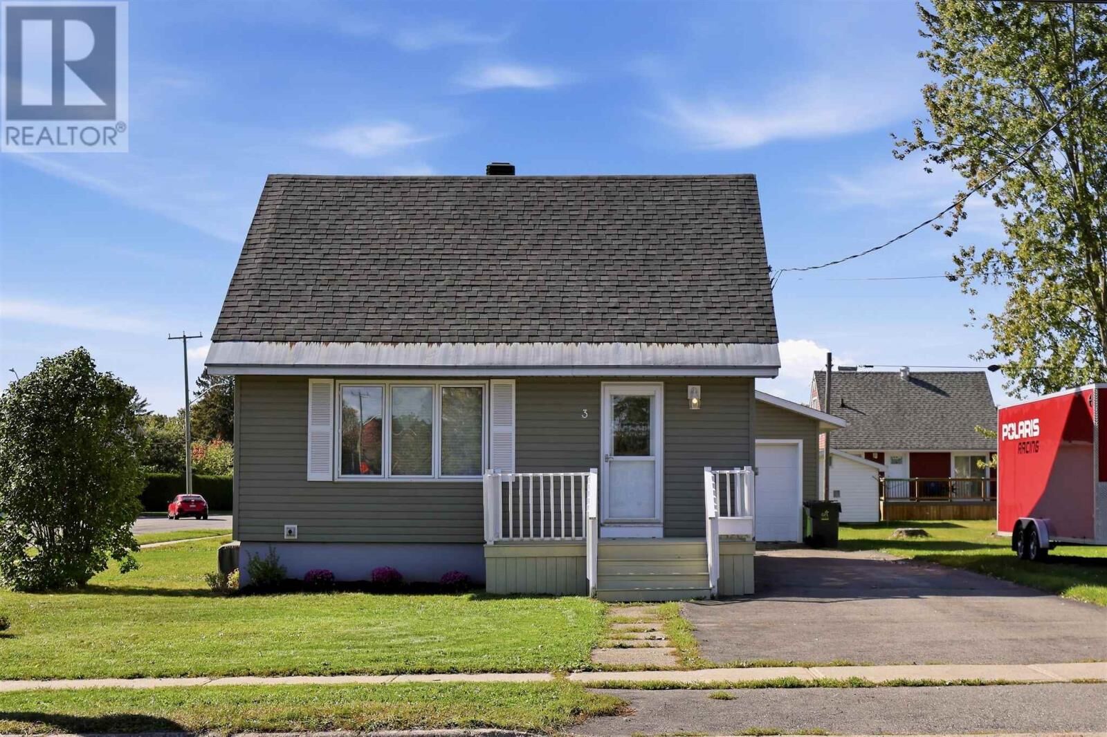 Property Photo: 3 Weldon Ave ON P6B 3C4