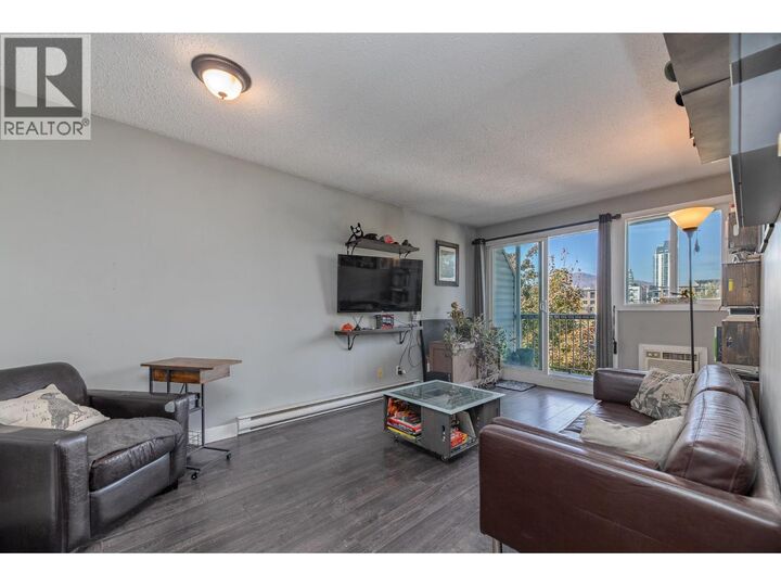 Property Photo:  625 Rowcliffe Avenue 305  BC V1Y 5Y8 
