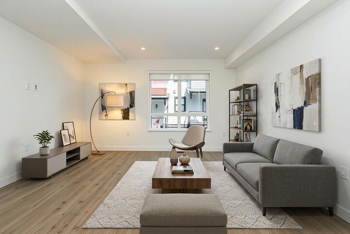 Property Photo:  10527 155 Street 9  BC V3R 0S1 