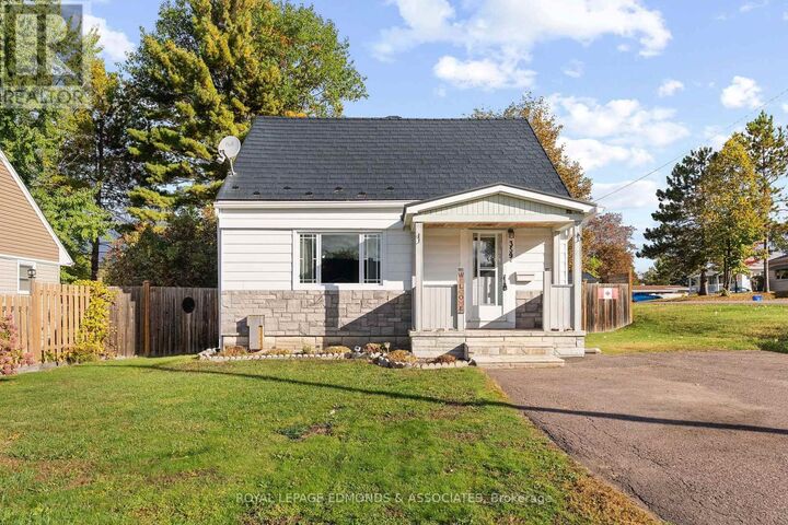 Property Photo:  359 Chamberlain Street  ON K8A 2M7 
