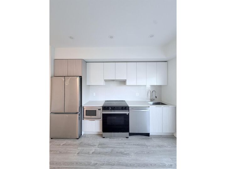 Property Photo:  10829 140 St. E305  BC V3R 0H4 