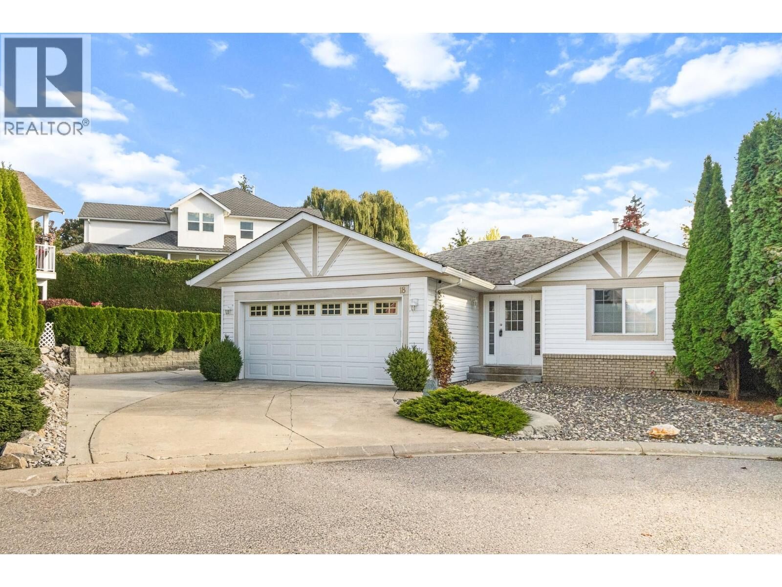 Property Photo:  801 20 Street Northeast 18  BC V1E 2R7 