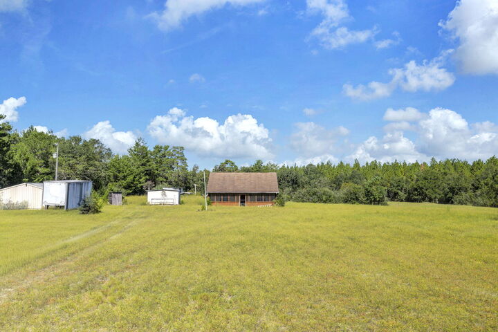 Property Photo:  6049 Co Hwy 1087  FL 32433 