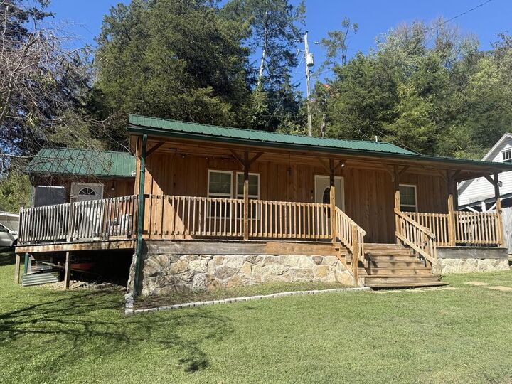 Property Photo: 5266 E Shelbiana Road KY 41501