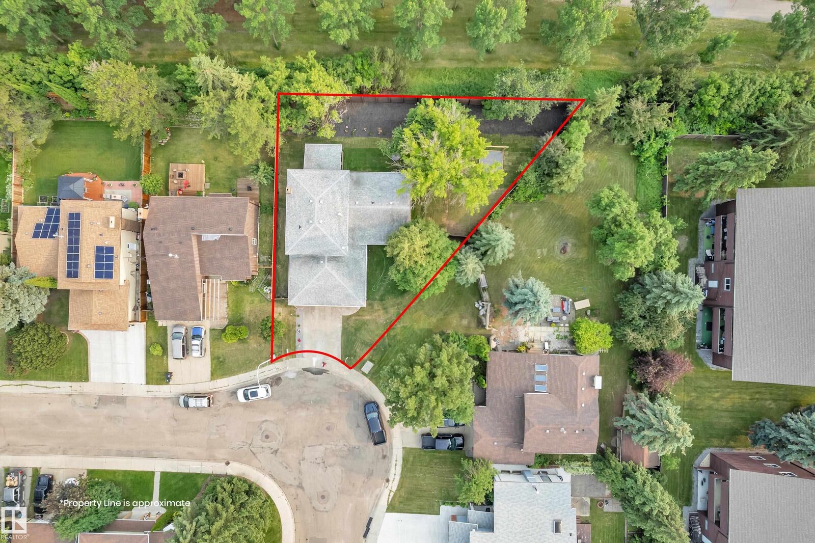 Property Photo:  11615 24 Avenue NW  AB T6J 3R6 