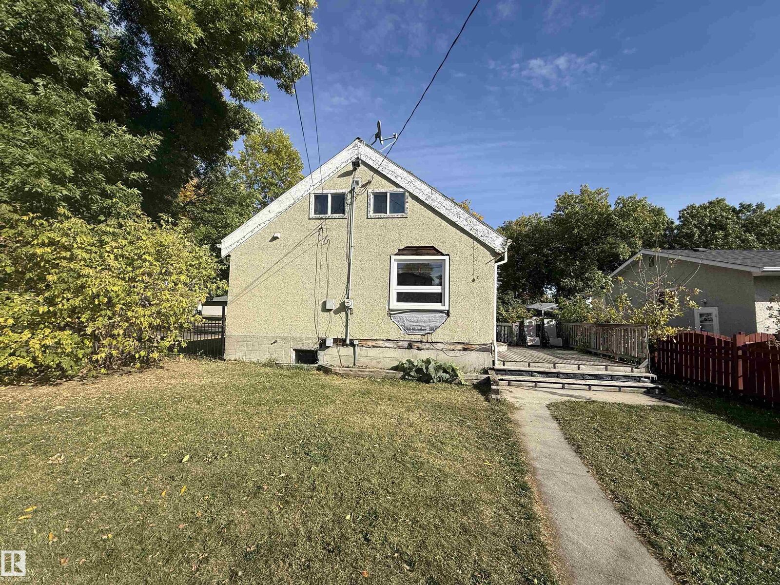 Property Photo:  11942 37 Street NW  AB T5W 2C1 