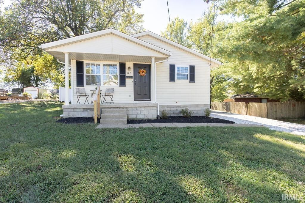 Property Photo: 404 S Sycamore Street IN 47601