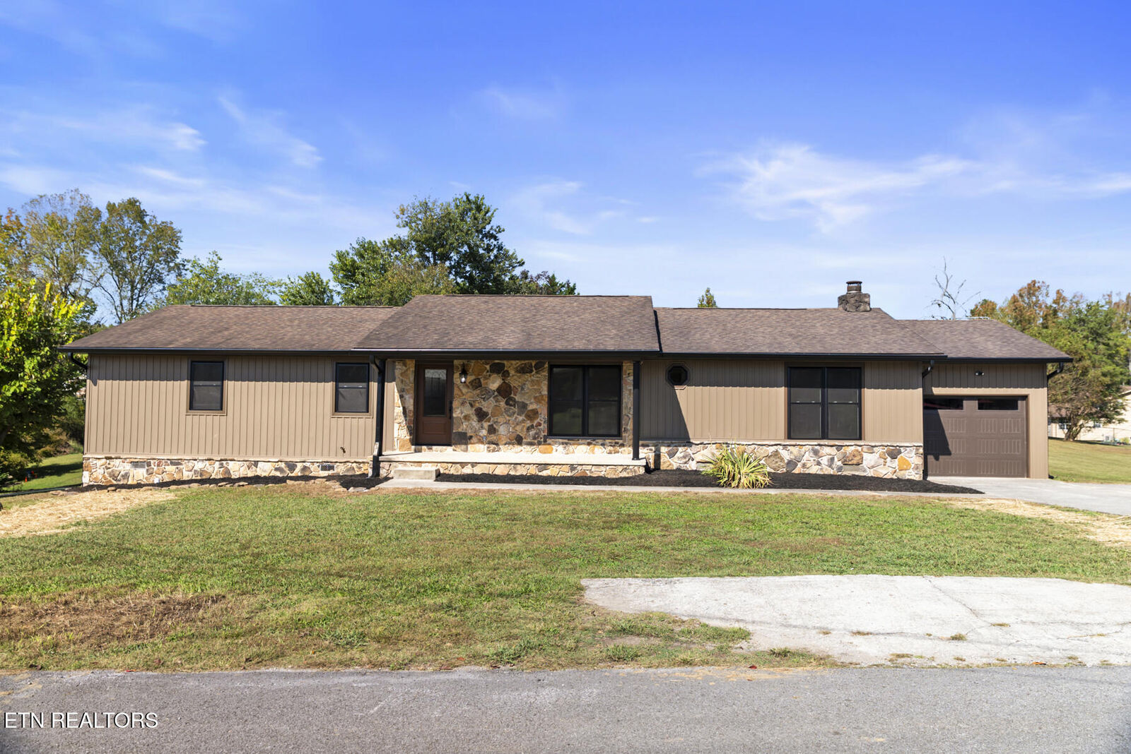 Property Photo:  130 3rd St  TN 37854 