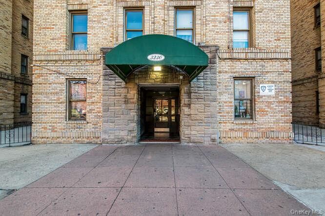 Property Photo:  3230 Cruger Avenue 6F  NY 10467 