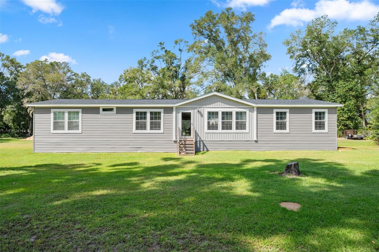 Property Photo:  232 SW Trudy Way  FL 32038 