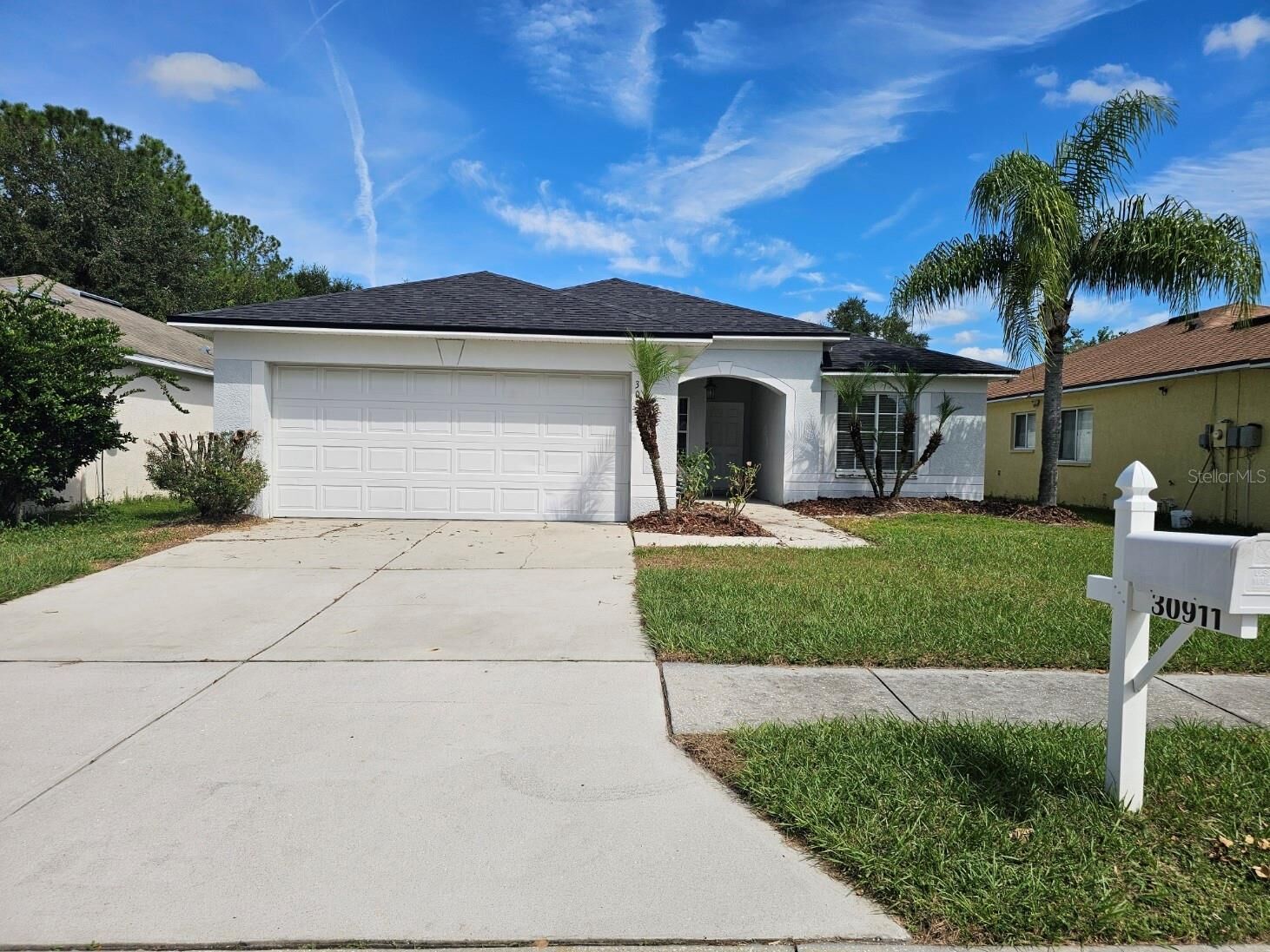 Property Photo:  30911 Midtown Court  FL 33545 