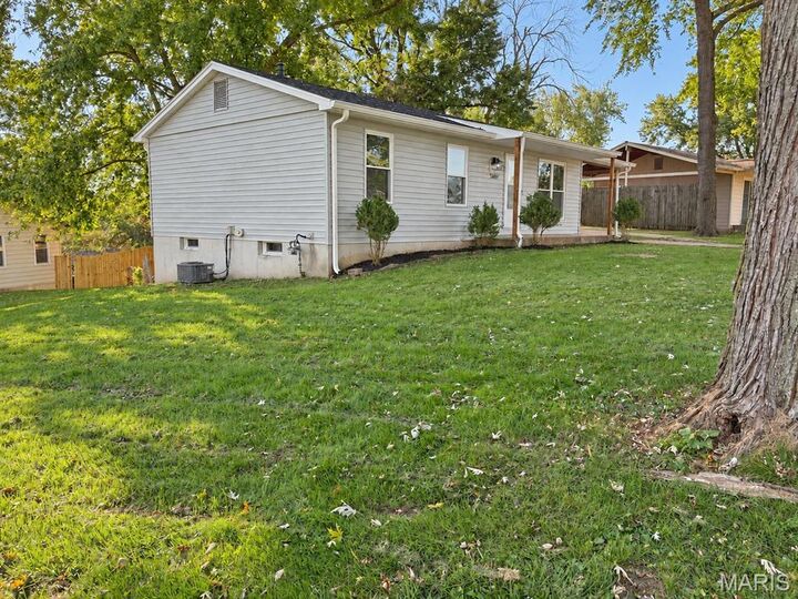 Property Photo:  5362 Ville Angela Lane  MO 63042 