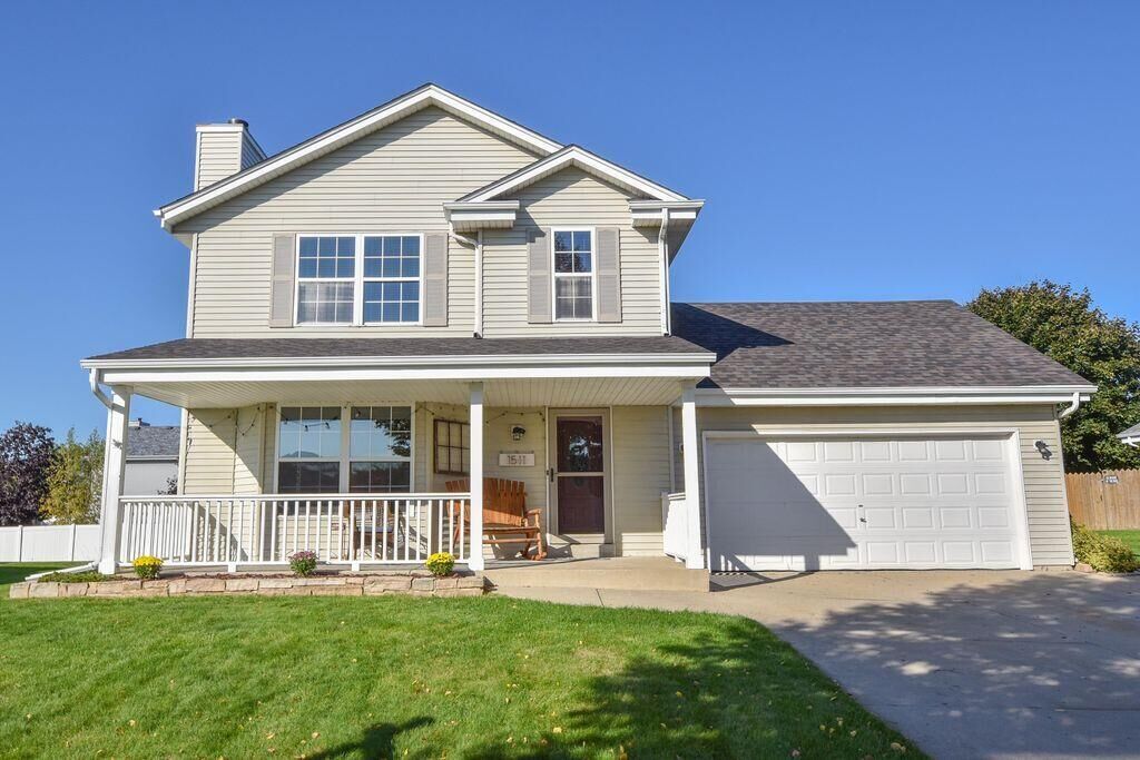 Property Photo: 1511 Redtail Dr WI 53027