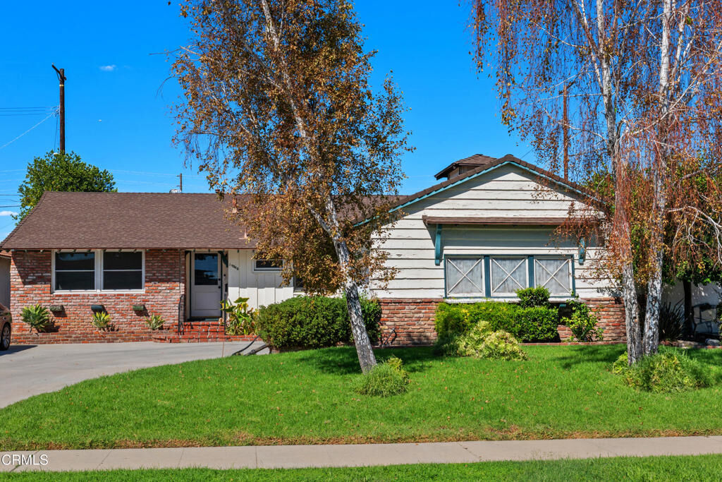 Property Photo:  19545 Bryant Street  CA 91324 