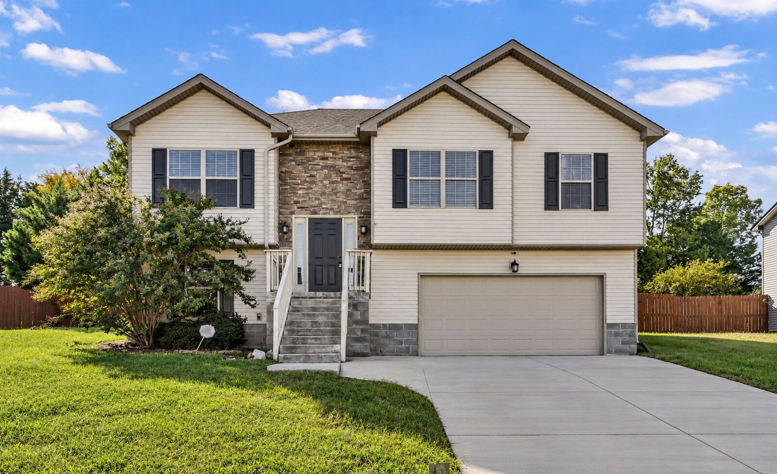 Property Photo: 1132 Freedom Dr TN 37042