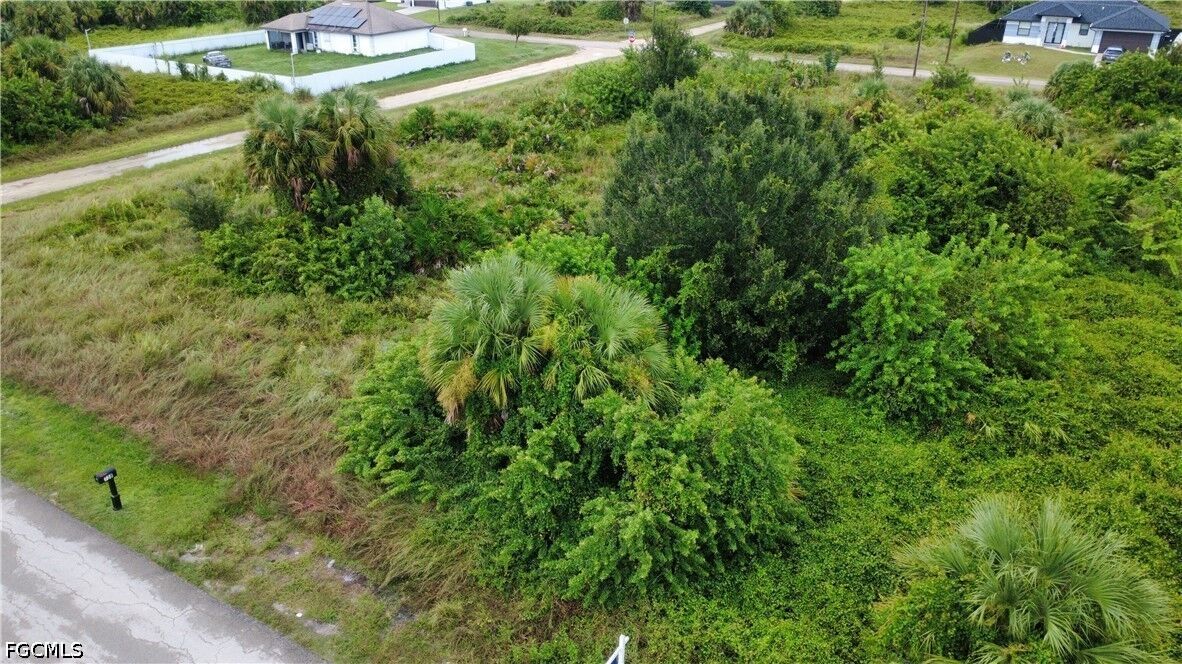Property Photo:  741 Cardinal Street E  FL 33974 