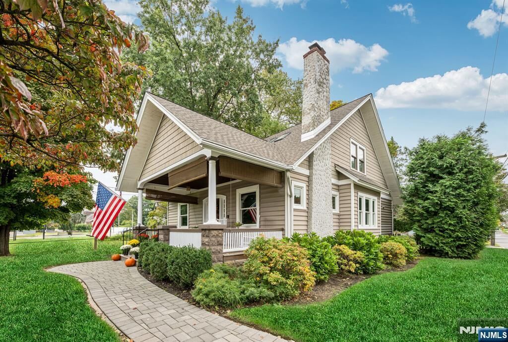 Property Photo:  365 Walthery Avenue  NJ 07450 