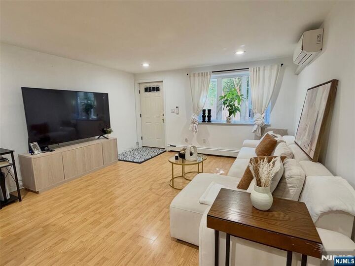Property Photo:  12 Burdett Court 5  NJ 07020 