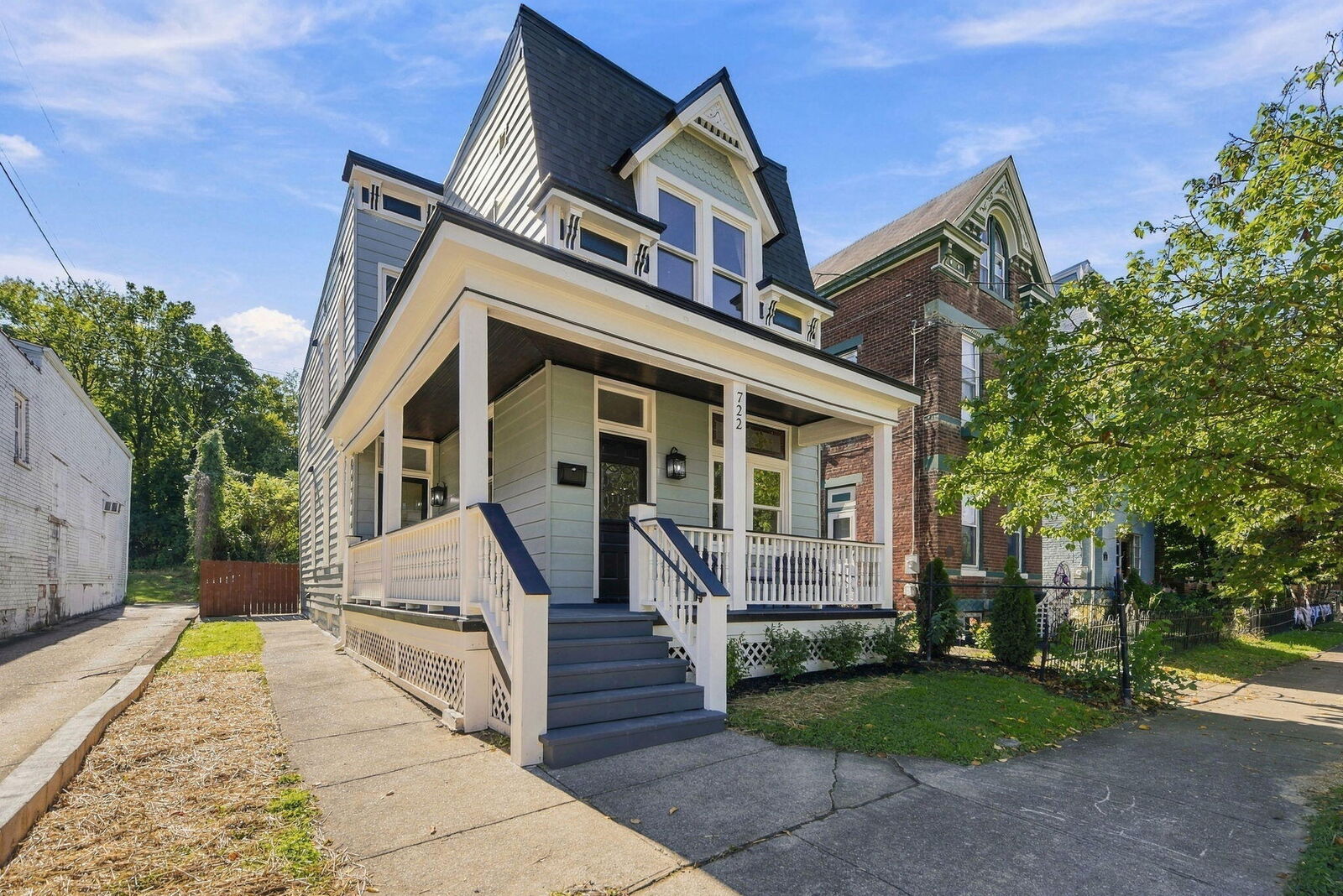 Property Photo:  722 E 9th Street  KY 41071 