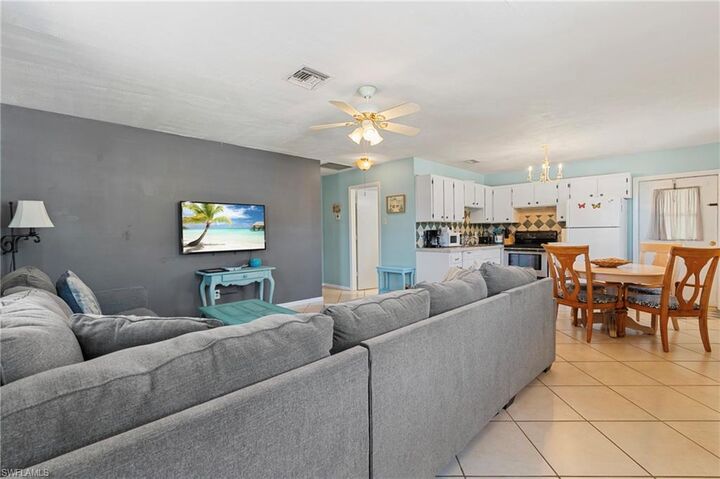 Property Photo: 4241 Mariner Ln FL 34134