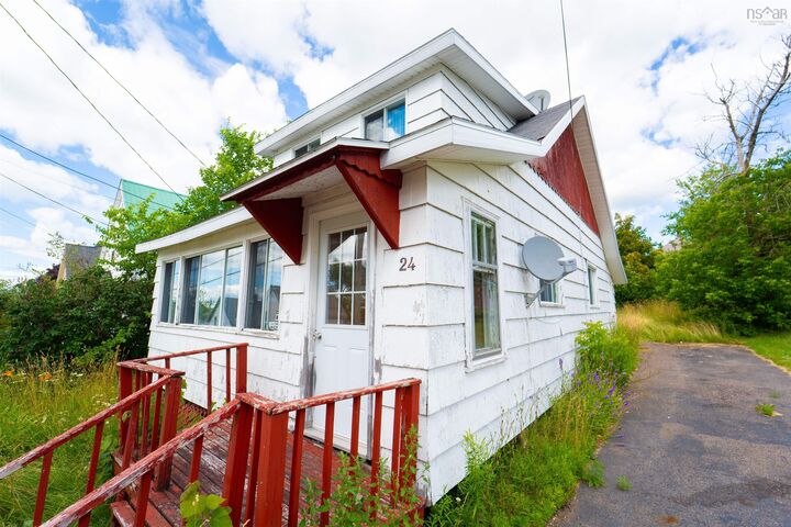 Property Photo:  24 Pleasant Street  NS B0M 1X0 