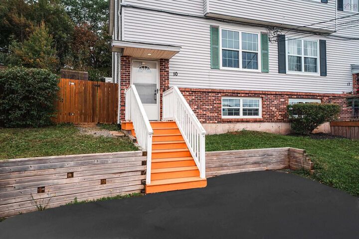 Property Photo:  10 Florence Place Court  NS B4C 3X2 