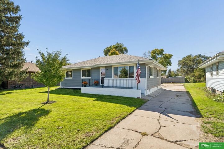 Property Photo:  1743 E 5th Street  NE 68025 