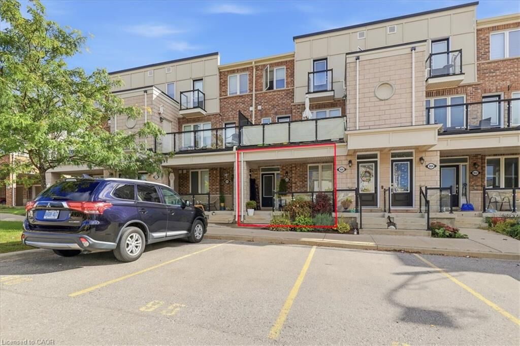 Property Photo:  908 Apple Hill Lane  ON N2R 0L7 