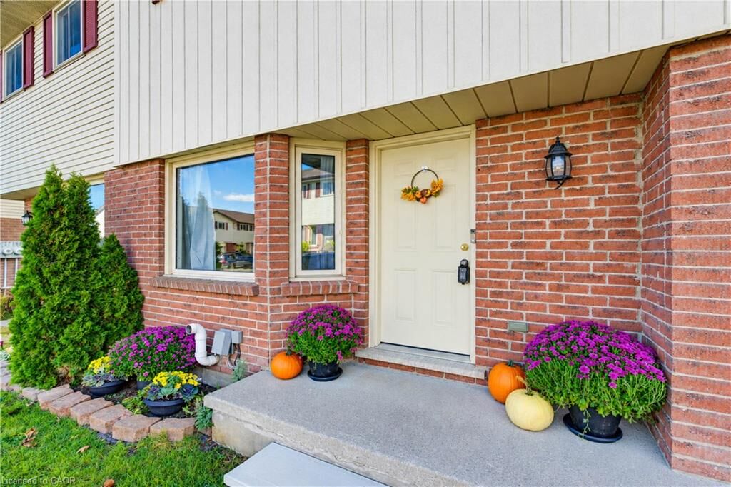 Property Photo:  1093 Nellis Street 9  ON N4T 1P5 