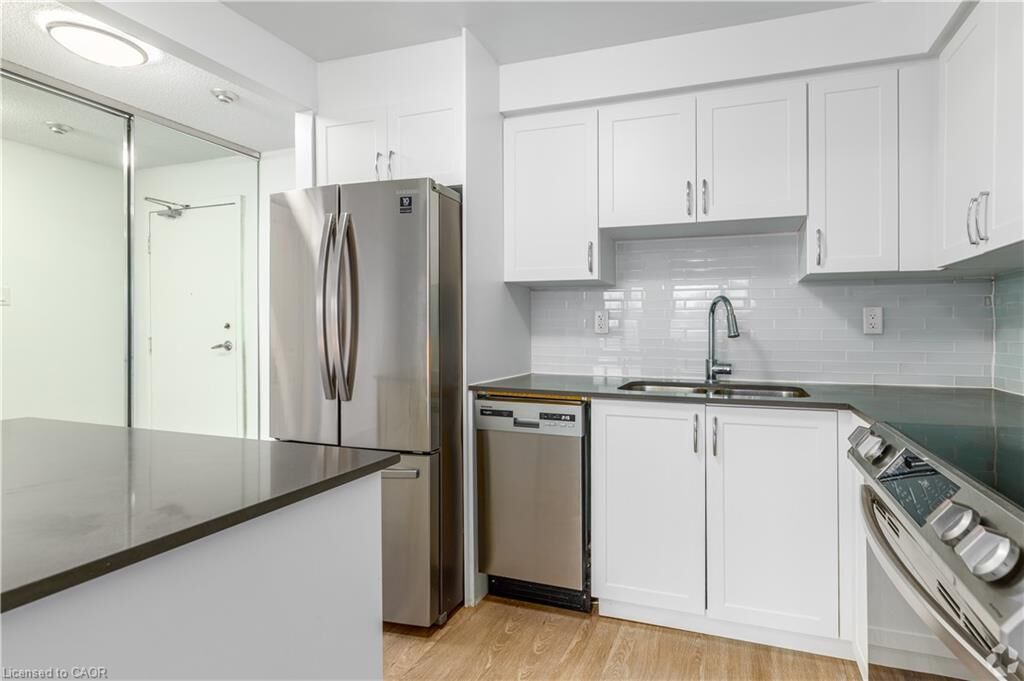Property Photo:  547 Belmont Avenue 805  ON N2M 5E7 